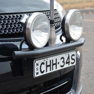 Universāls bufera papildu lukturu stiprinājuma stienis BUSHRANGER X-Bar NH1297-B, melns