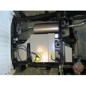 TANK HILUX 4WD/2WD 05-15 128L