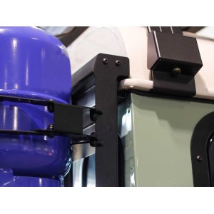 Gāzes balona stiprinājums FRONT RUNNER Land Rover Defender 90/110