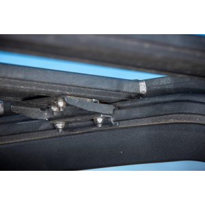 Bagāžas platformas stiprinājumi kravas kastes rāmim ARB 1780680