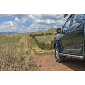 Sānu aizsargstieņu un aizsargsliekšņu komplekts ARB Deluxe 4448250