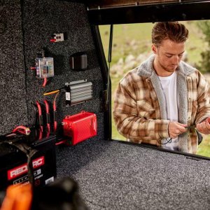 Salona akumulatora DC lādētājs REDARC Core40 BCDCN1240, 12/24V