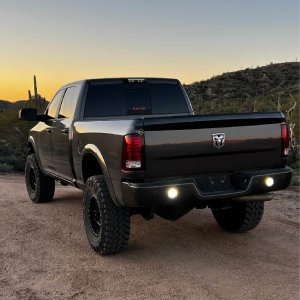 Iebūvējamo lukturu stiprinājumu komplekts NACHO Quatro NAC13U