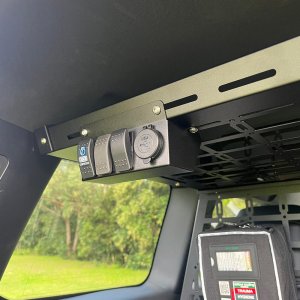 Slēdžu un kontaktligzdas stiprinājums TLR Products Alpine Series TLR990005