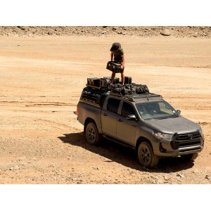 Jumta bagāžnieks FRONT RUNNER Slimsport Toyota Hilux 2016-, LED bar versija