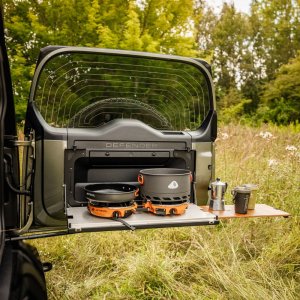 Drop-down tailgate table Bison Gear