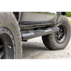 Oval nerf steps black Rough Country Double Cab