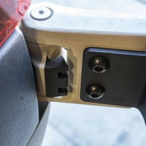 Limited-travel rear door stops Agile Offroad