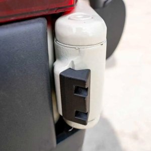 Limited-travel rear door stops Agile Offroad