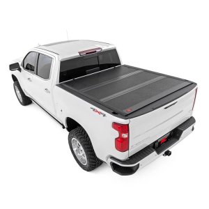 Hard bed cover tri-fold low profile Rough Country 5'8"