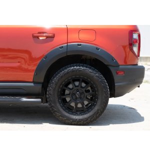 Front and rear fender flares Rough Country Pocket chrome rivets