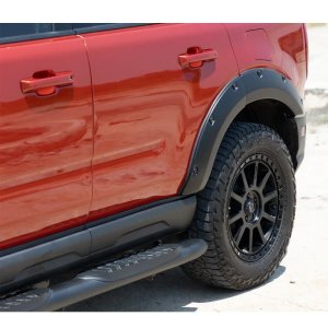 Front and rear fender flares Rough Country Pocket chrome rivets