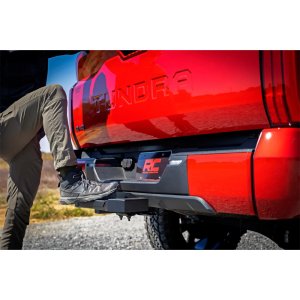 Hitch step Rough Country HD2