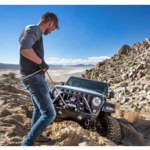 Winch with steel rope 8000 lbs Warn VR EVO 8