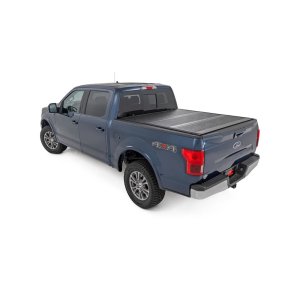 Hard bed cover tri-fold low profile Rough Country 5'7"