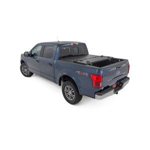 Hard bed cover tri-fold low profile Rough Country 5'7"