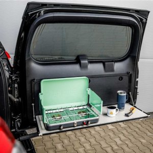 Drop-down tailgate table Bison Gear