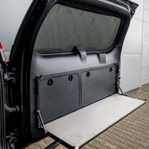 Drop-down tailgate table Bison Gear