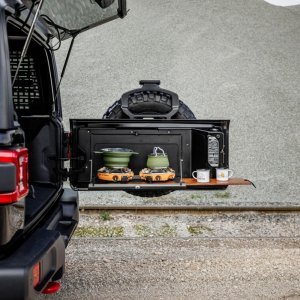 Drop down tailgate table Bison Gear