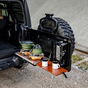Drop down tailgate table Bison Gear