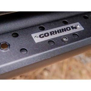 Side steps Go Rhino Dominator Xtreme DSS