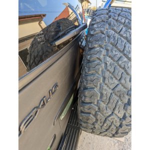 Tire carrier Bison Gear