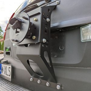 Tire carrier Bison Gear