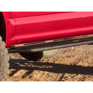 Side steps Go Rhino Dominator Xtreme D6