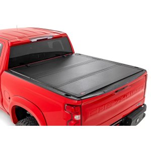 Hard bed cover tri-fold flip up Rough Country 5'8"