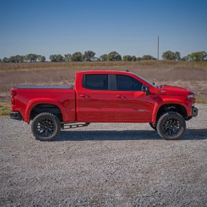 Hard bed cover tri-fold flip up Rough Country 5'8"