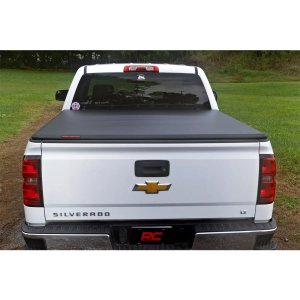 Soft tri-fold bed cover Rough Country 6'7"