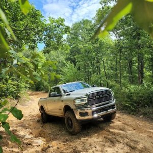 Hidden winch mount Vice Design 6.4L Hemi