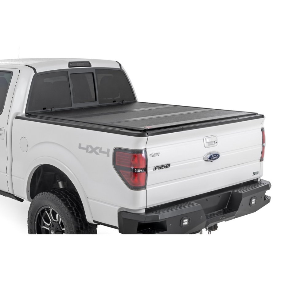 Hard bed cover tri-fold low profile Rough Country 5'7"