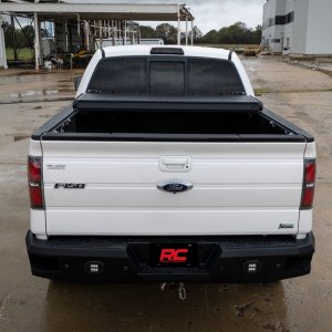 Hard bed cover tri-fold low profile Rough Country 5'7"