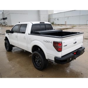Hard bed cover tri-fold low profile Rough Country 5'7"