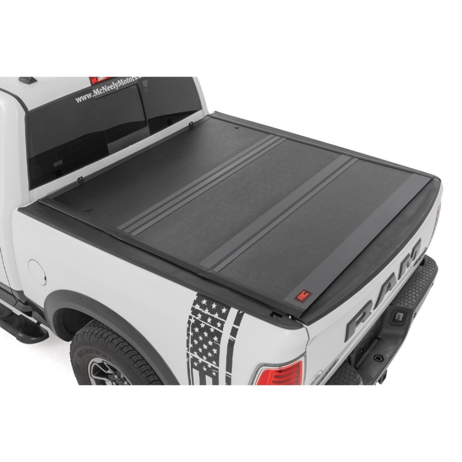 Hard bed cover tri-fold low profile Rough Country 5'7"