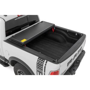Hard bed cover tri-fold low profile Rough Country 5'7"